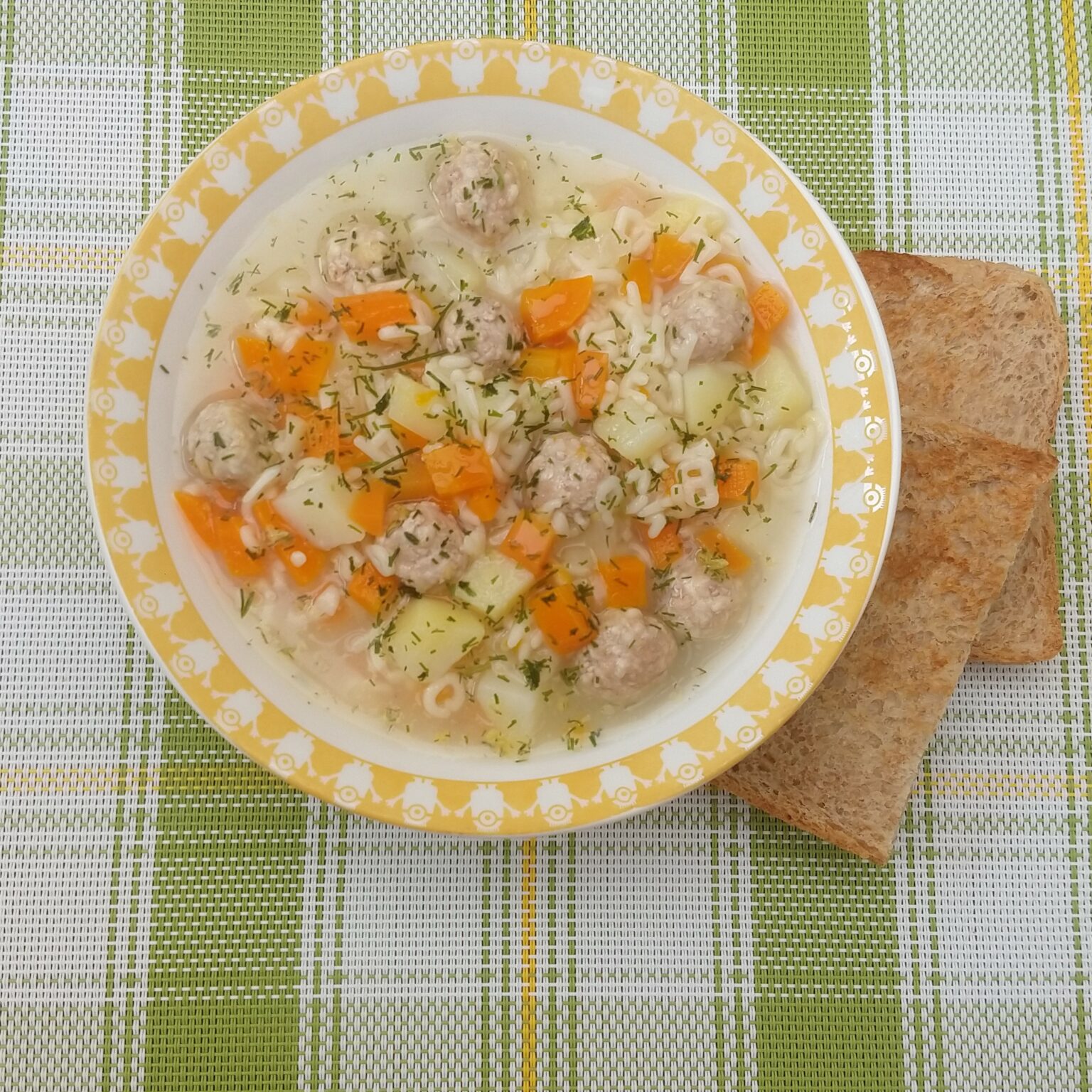 Suppe mit Fleischklößchen – Melly kocht